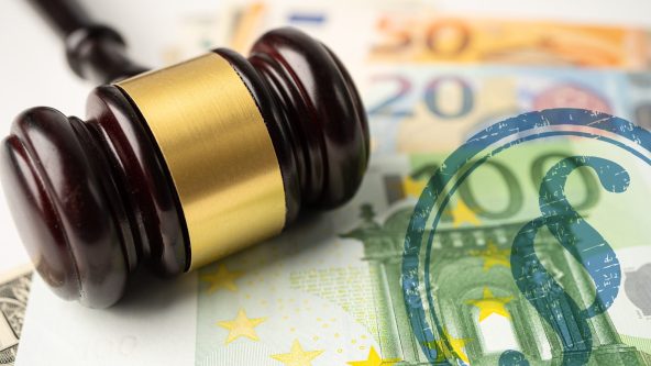 rechtliche Symbole und Geld